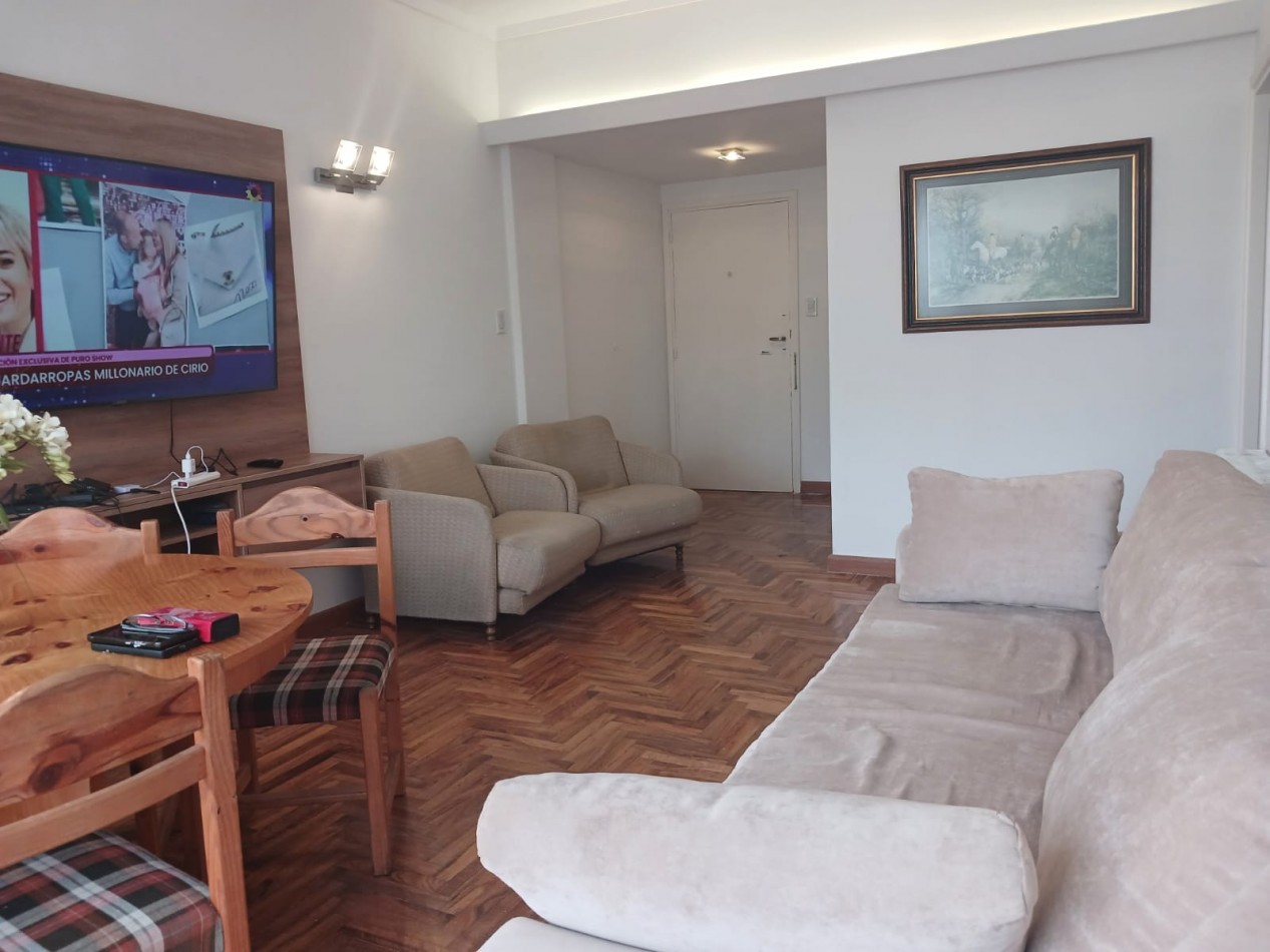 Venta Departamento 4 ambientes reciclado con balcon corrido a la calle