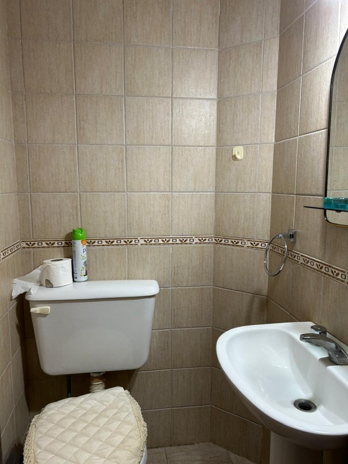 DEPARTAMENTO 3 AMBIENTES A LA CALLE CON COCHERA  2 PISO POR ESCALERA A METROS DEL MAR APTO CREDITO.