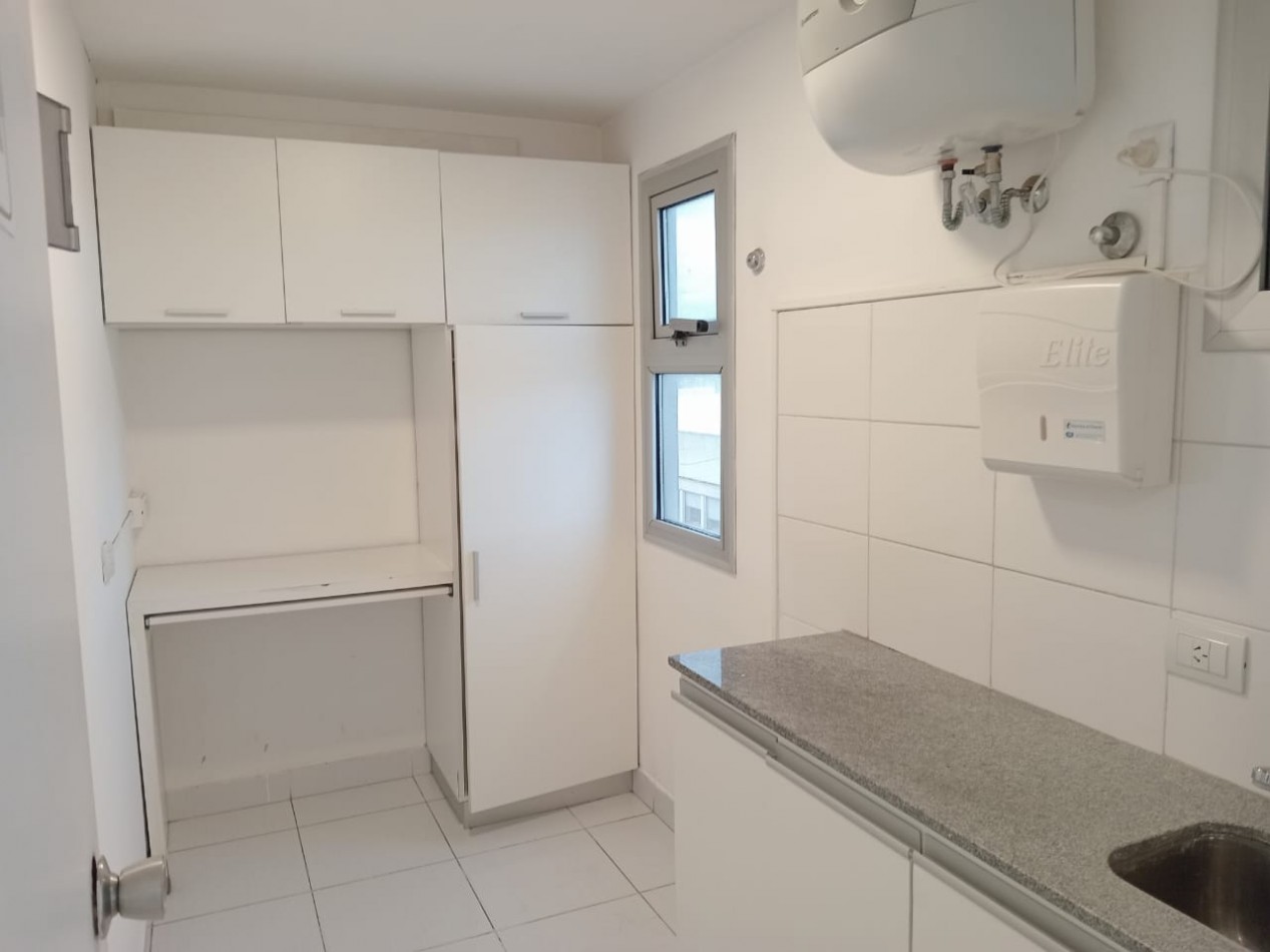 AMPLIA OFICINA CON TERRAZA- ZONA HPC -CHAUVIN