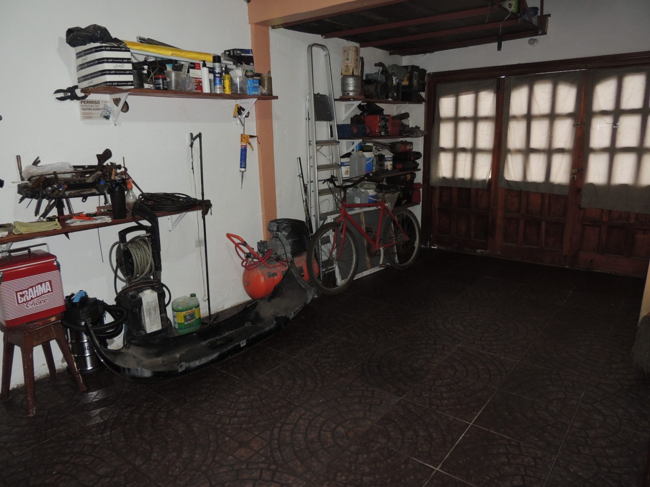 CASA 5 AMBIENTES CON PILETA CLIMATIZADA APTO CREDITO.