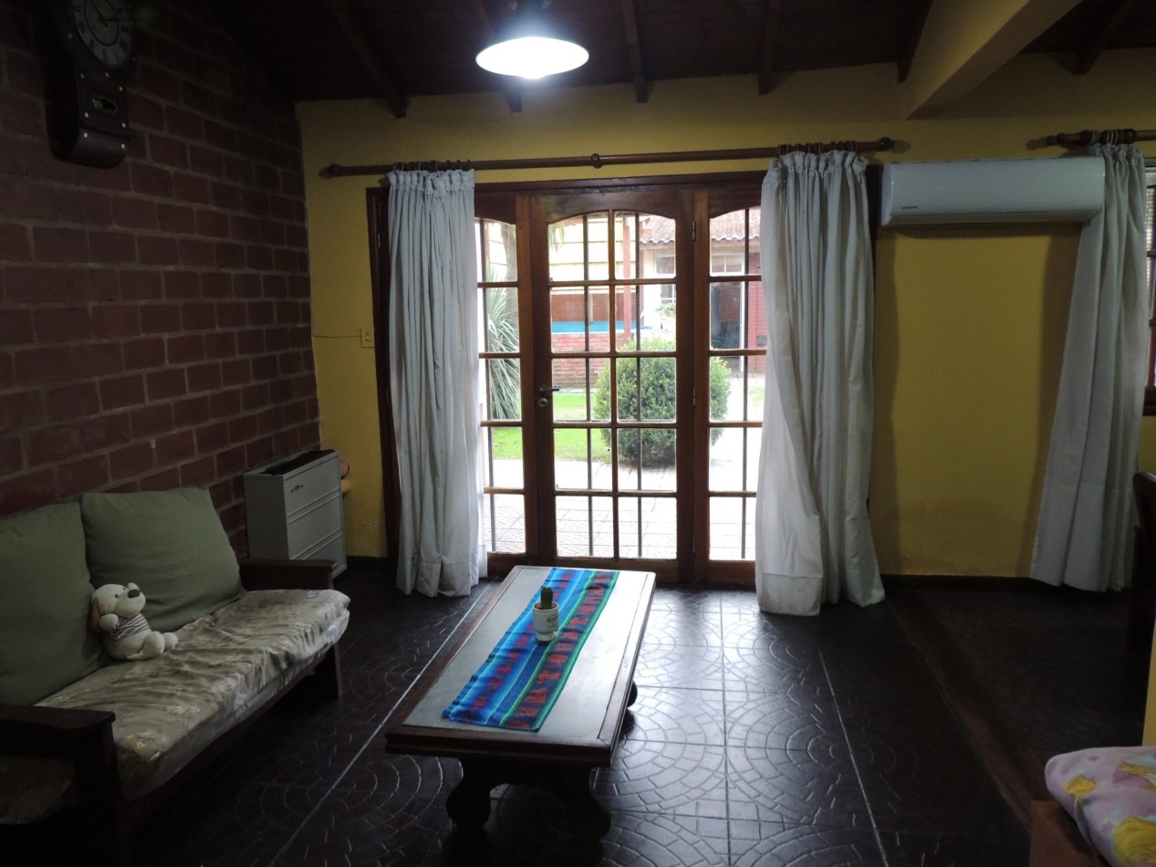 CASA 5 AMBIENTES CON PILETA CLIMATIZADA APTO CREDITO.