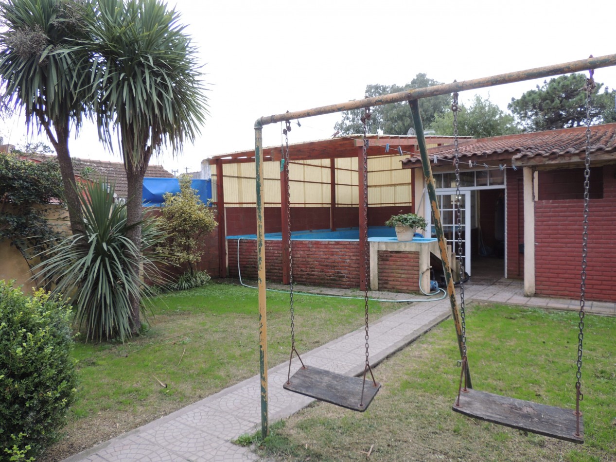 CASA 5 AMBIENTES CON PILETA CLIMATIZADA APTO CREDITO.