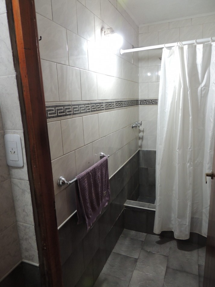 CASA 5 AMBIENTES CON PILETA CLIMATIZADA APTO CREDITO.