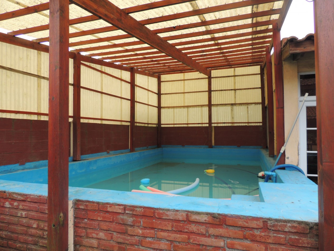 CASA 5 AMBIENTES CON PILETA CLIMATIZADA APTO CREDITO.