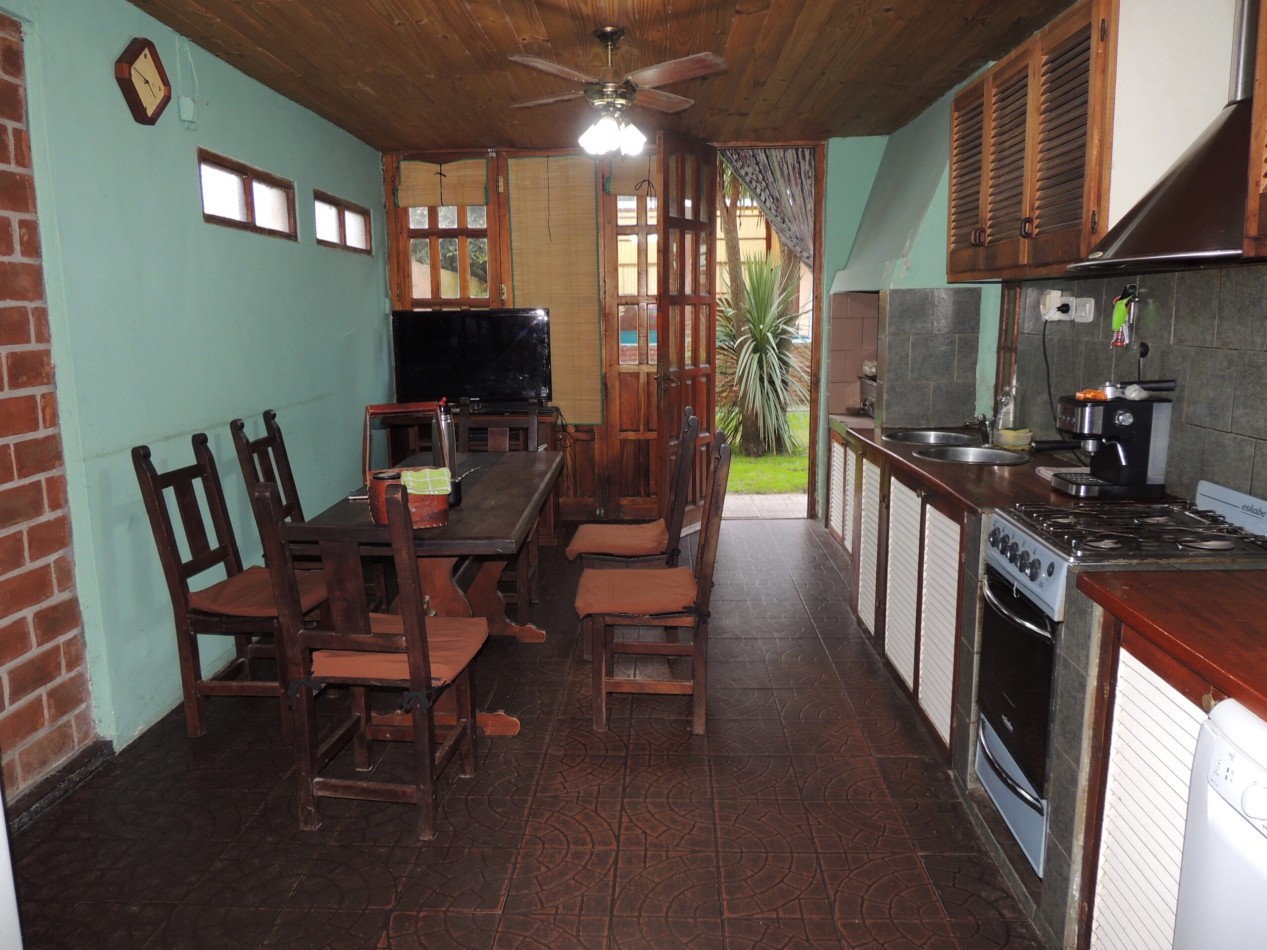 CASA 5 AMBIENTES CON PILETA CLIMATIZADA APTO CREDITO.
