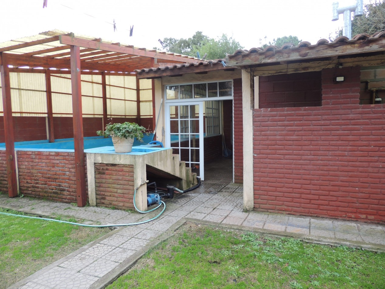 CASA 5 AMBIENTES CON PILETA CLIMATIZADA APTO CREDITO.
