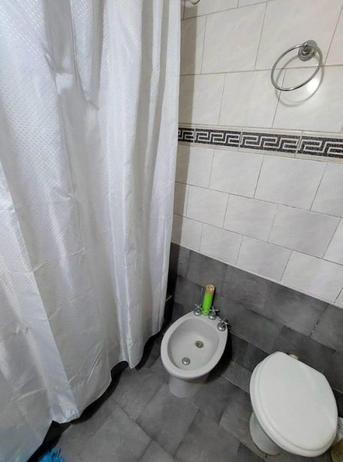 CASA 5 AMBIENTES CON PILETA CLIMATIZADA APTO CREDITO.