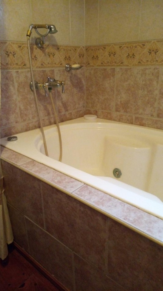 CASA 5 AMBIENTES CON PILETA CLIMATIZADA APTO CREDITO.