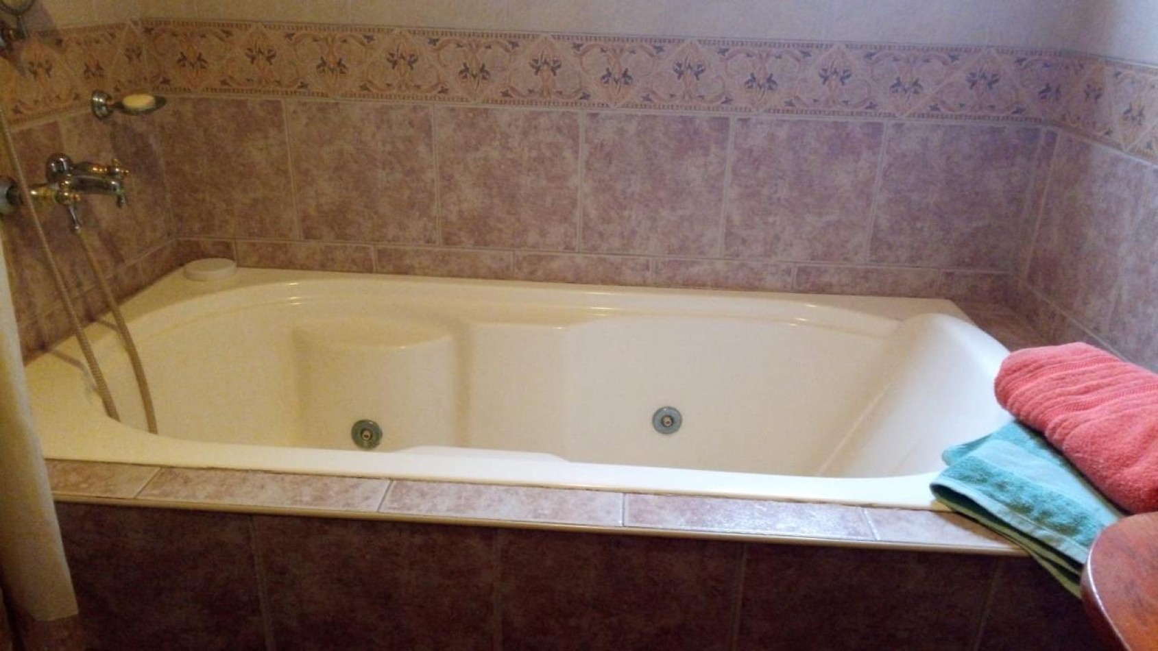 CASA 5 AMBIENTES CON PILETA CLIMATIZADA APTO CREDITO.