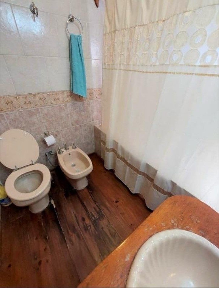 CASA 5 AMBIENTES CON PILETA CLIMATIZADA APTO CREDITO.