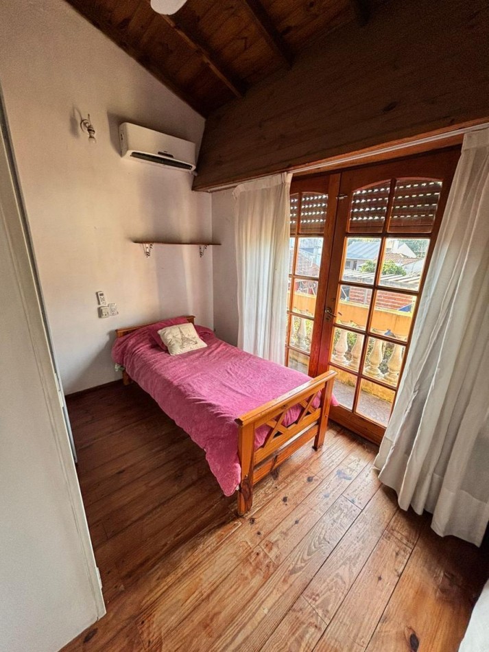 CASA 5 AMBIENTES CON PILETA CLIMATIZADA APTO CREDITO.