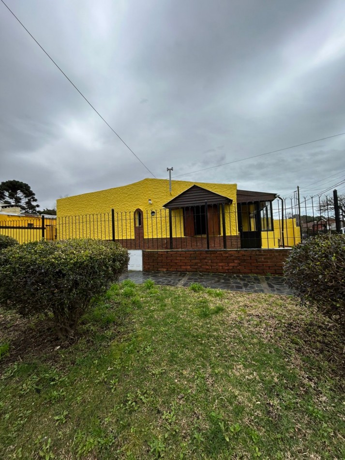 CASA 3 AMBIENTES CON COCHERA PARQUE  Y  MONOAMBIENTE PUNTA MOGOTES.