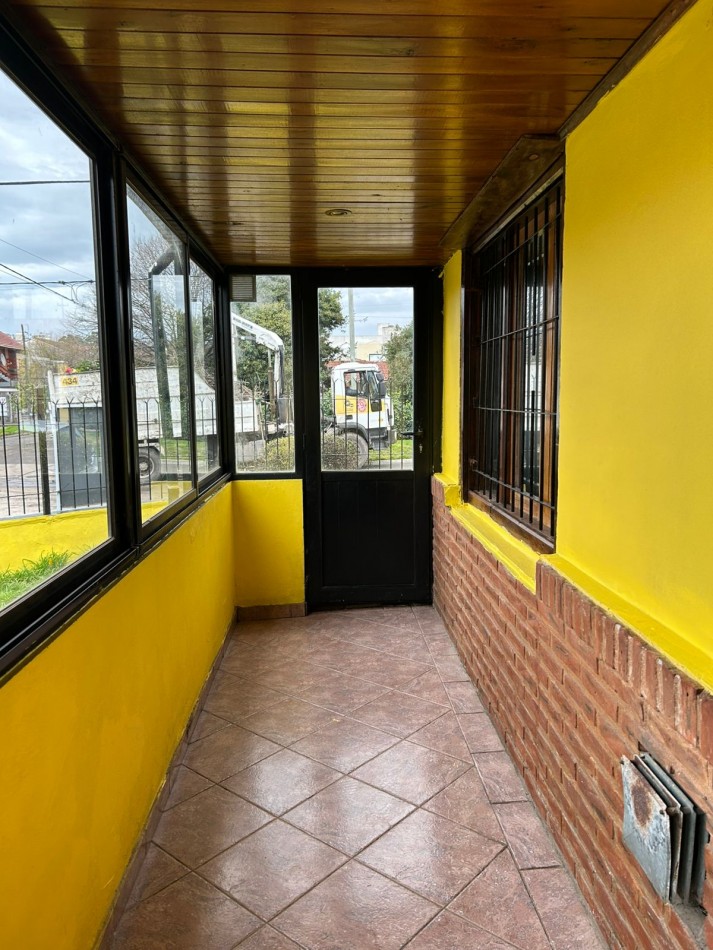 CASA 3 AMBIENTES CON COCHERA PARQUE  Y  MONOAMBIENTE PUNTA MOGOTES.