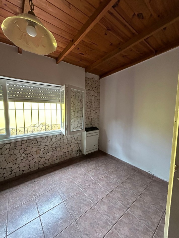 CASA 3 AMBIENTES CON COCHERA PARQUE  Y  MONOAMBIENTE PUNTA MOGOTES.
