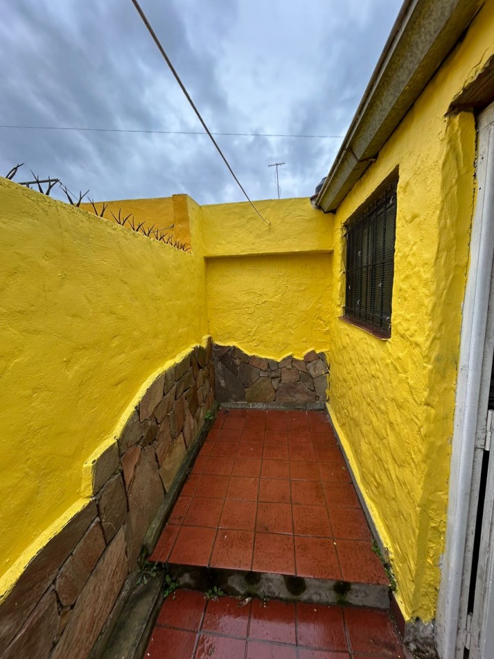 CASA 3 AMBIENTES CON COCHERA PARQUE  Y  MONOAMBIENTE PUNTA MOGOTES.