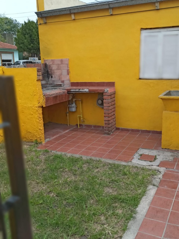 CASA 3 AMBIENTES CON COCHERA PARQUE  Y  MONOAMBIENTE PUNTA MOGOTES.
