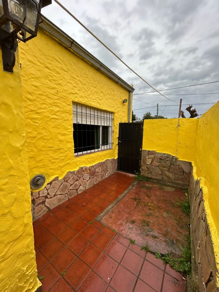 CASA 3 AMBIENTES CON COCHERA PARQUE  Y  MONOAMBIENTE PUNTA MOGOTES.