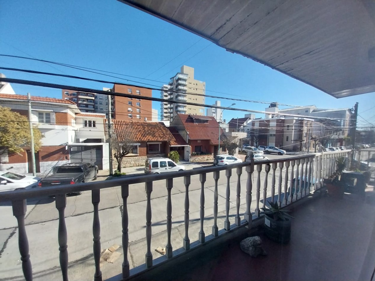 PH 4 AMBIENTES CON COCHERA, BALCON CORRIDO AL FRENTE. CHAUVIN