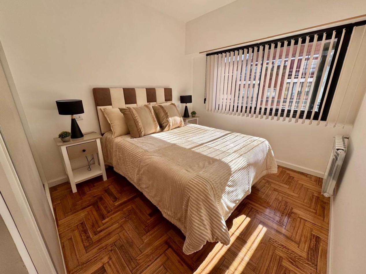 DEPARTAMENTO 3 AMBIENTES RECICLADO  Y EQUIPADO A LA CALLE CON BALCON.