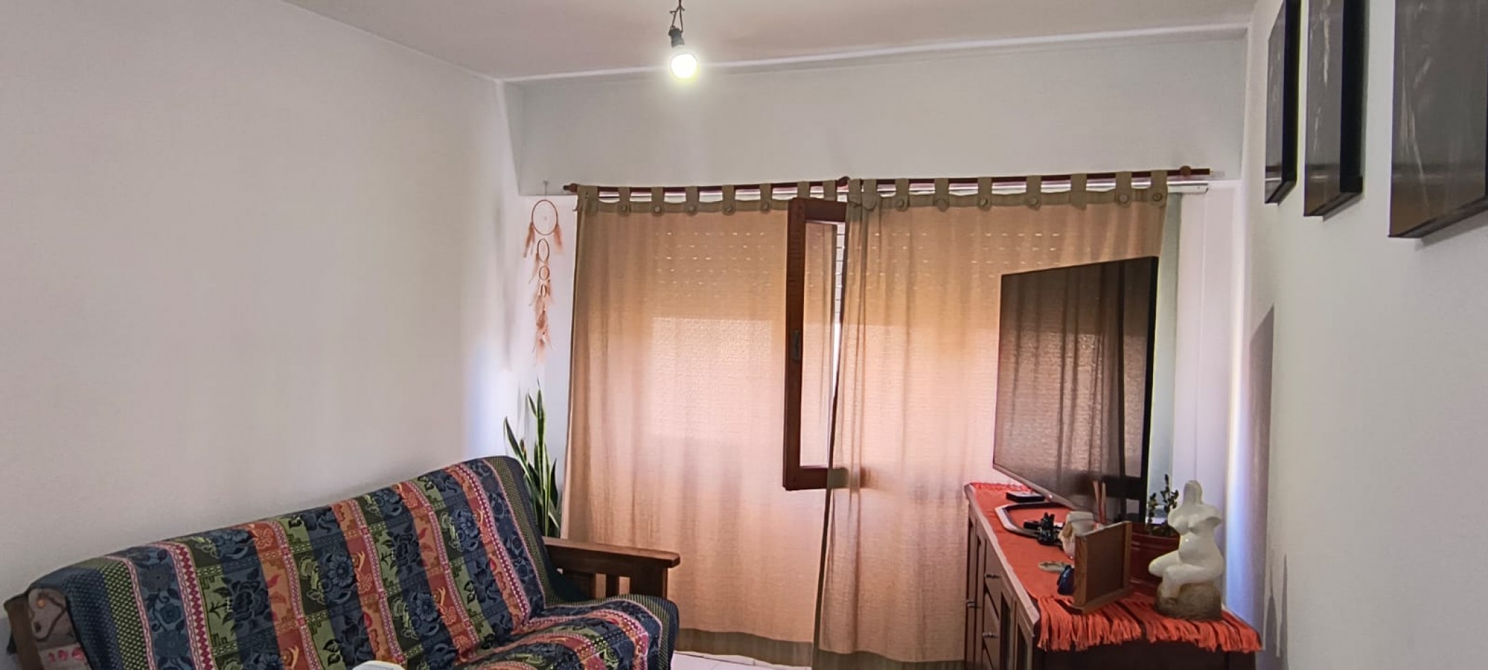Venta Departamento tres ambientes con cochera descubierta