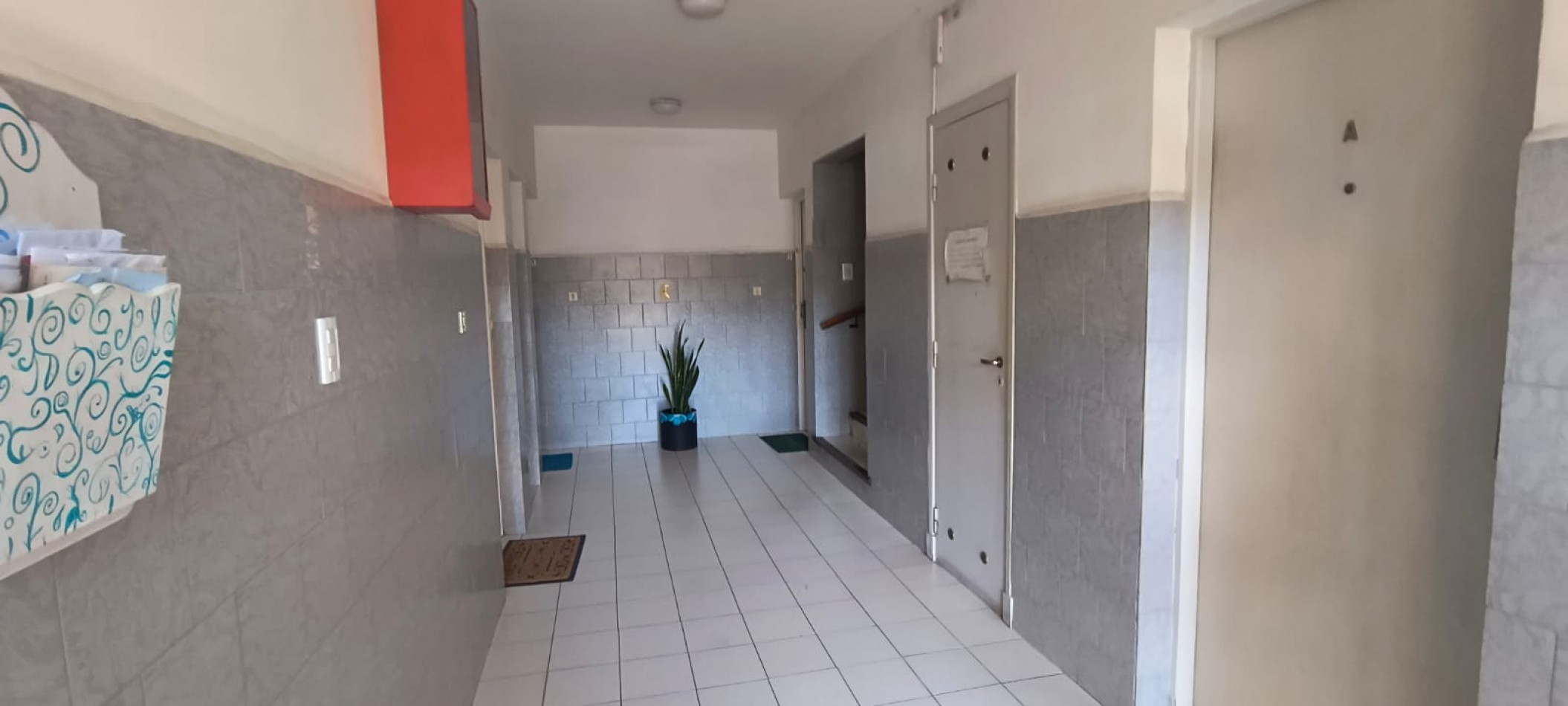 Venta Departamento tres ambientes con cochera descubierta