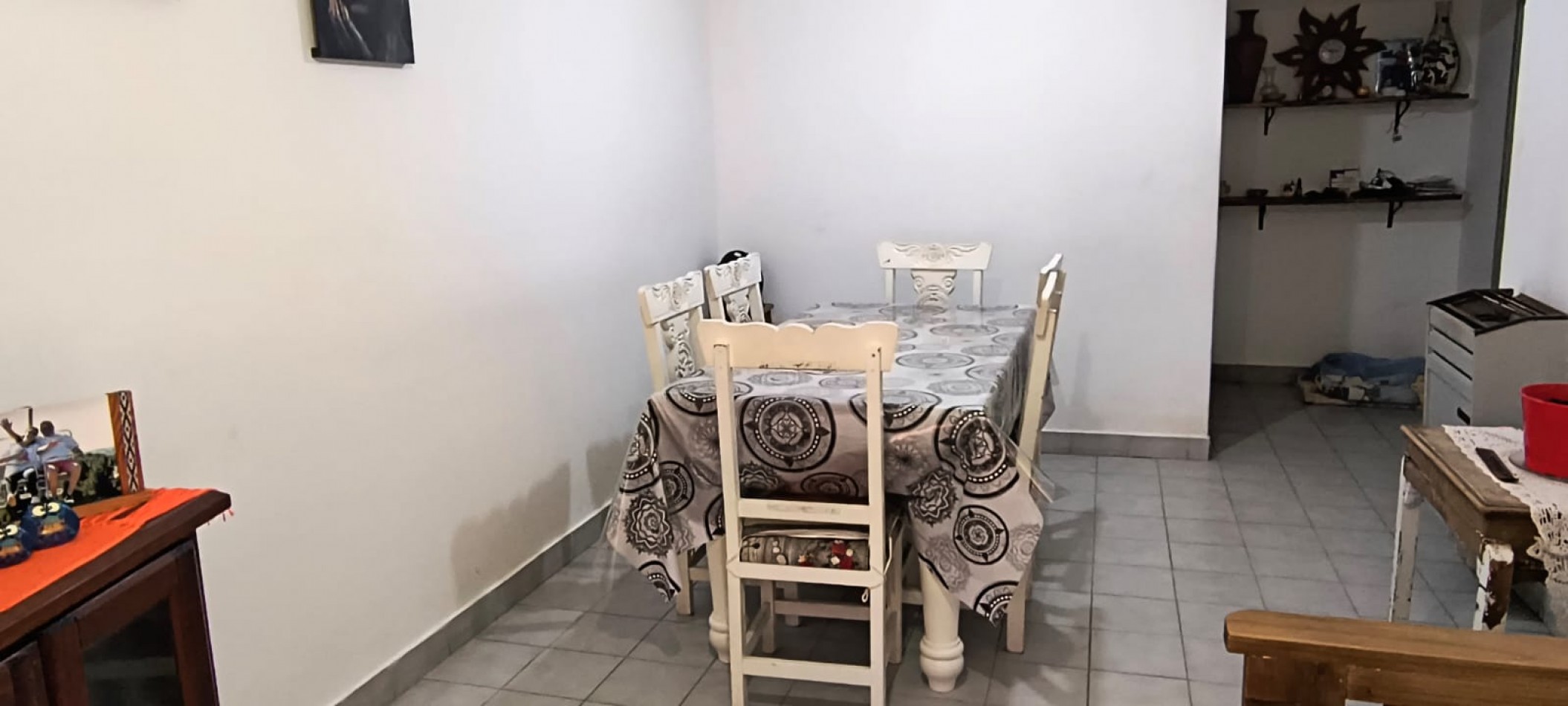 Venta Departamento tres ambientes con cochera descubierta