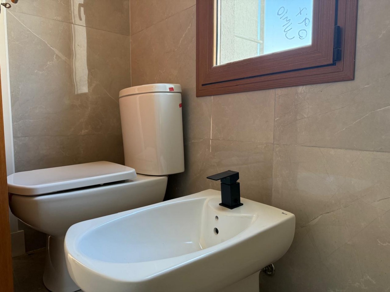 VENTA - CASA 4 AMBIENTES A ESTRENAR : BARRIO PRIVADO ARENAS CHICO .