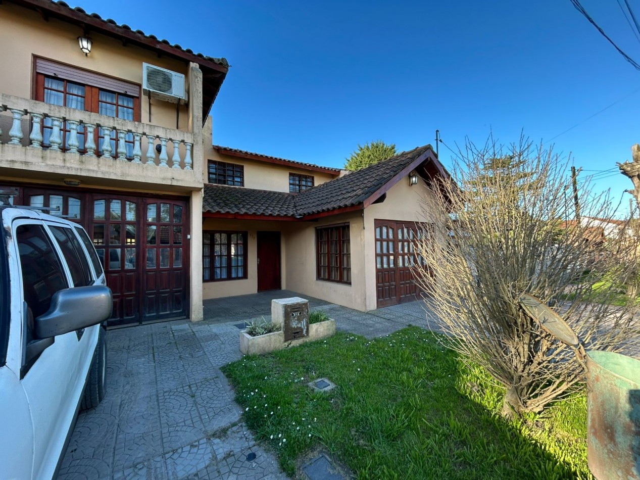 CASA 5 AMBIENTES CON PILETA CLIMATIZADA APTO CREDITO.