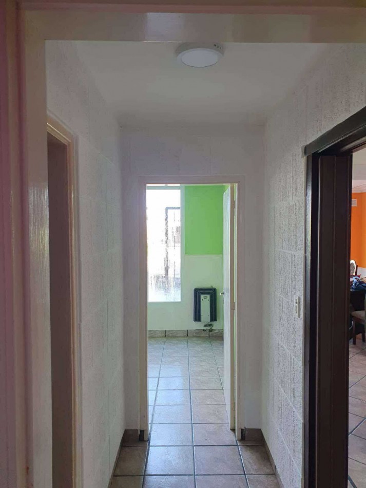 CASA 4 AMBIENTES CON DEPENDENCIA DE SERVICIO Y COCHERA DOBLE . APTA CREDITO MIRAMAR