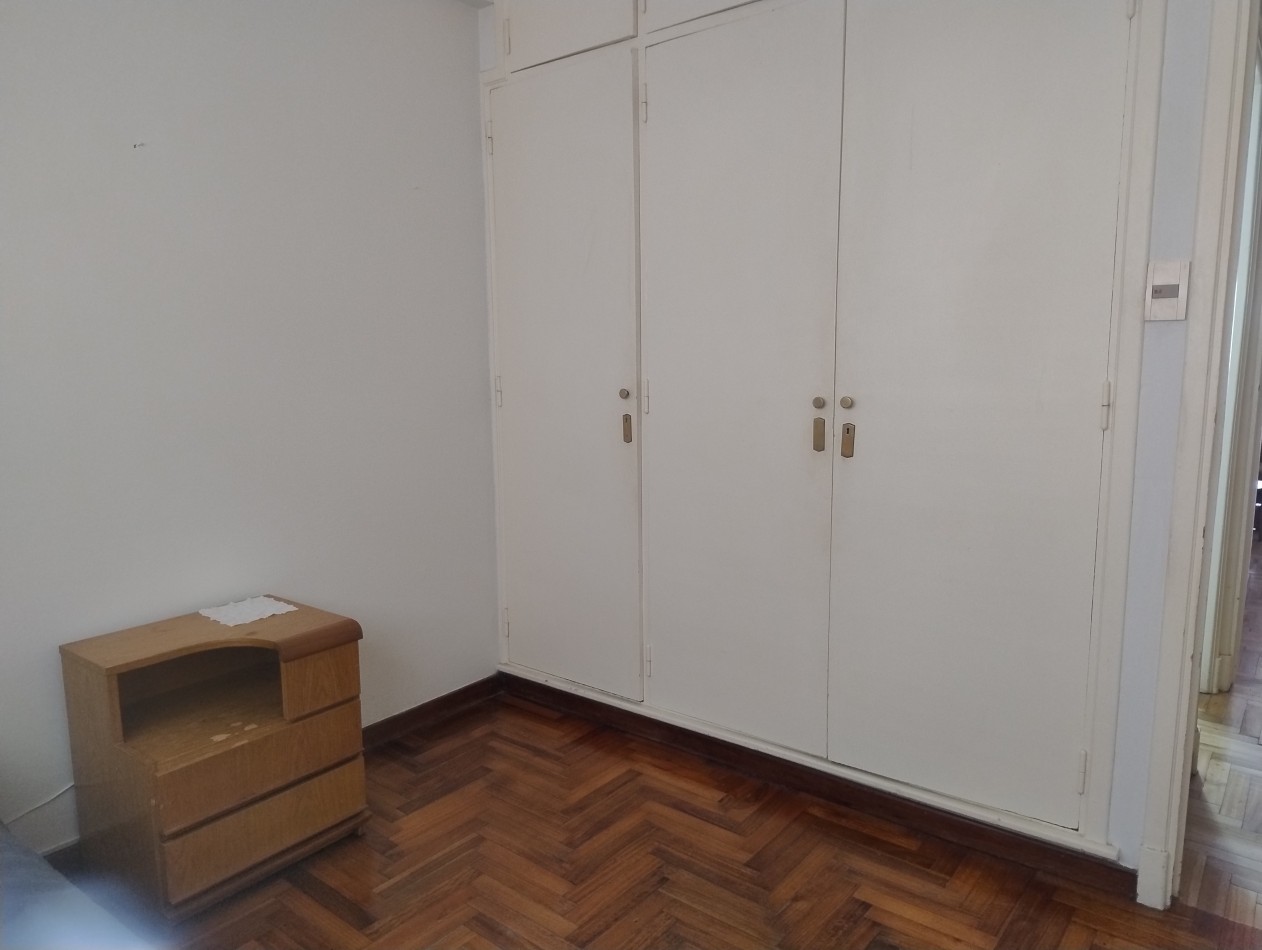 Departamento 3 amb mas dependencia al frente con balcon y cochera plaza colon 