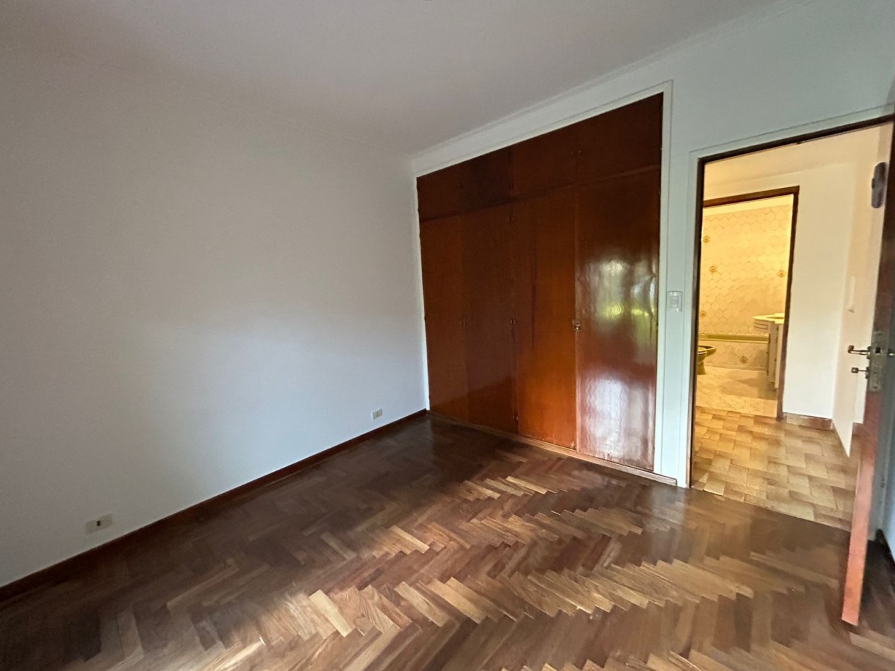 CASA 4 AMBIENTES CON PARQUE .LOS PINARES APTO CREDITO.