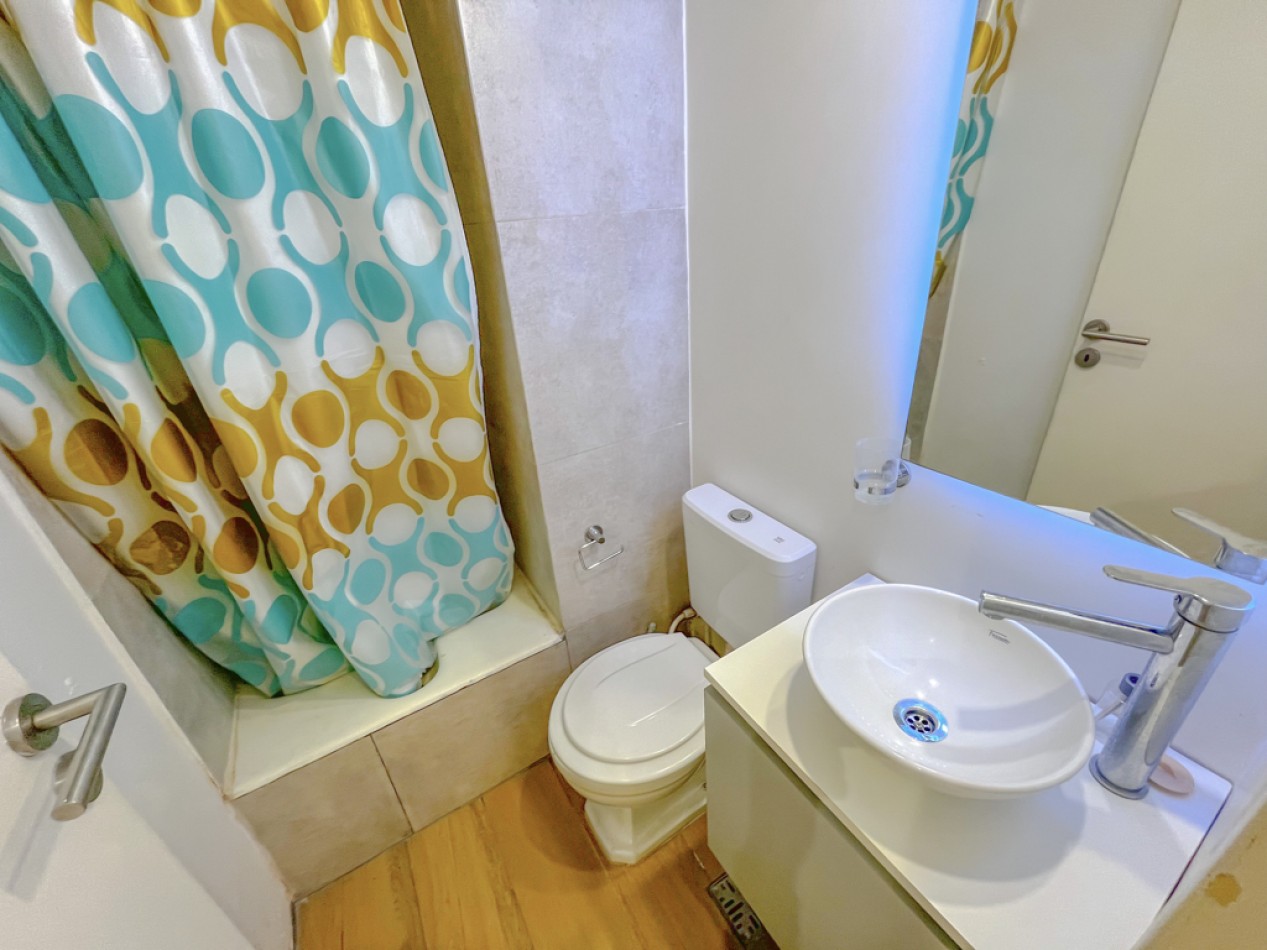 venta monoambiente a la calle con balcon