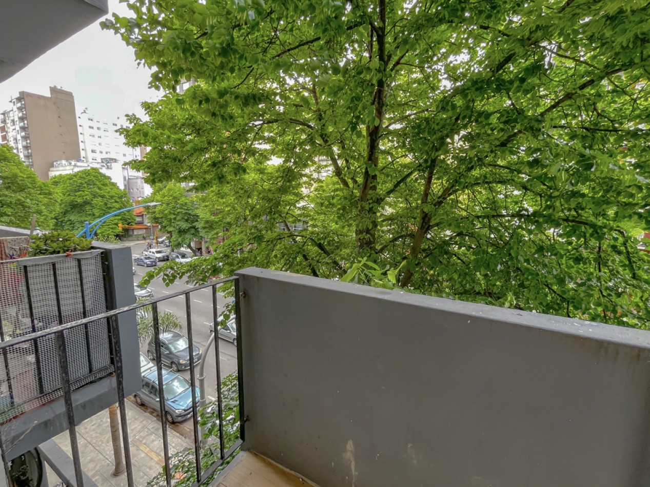 venta monoambiente a la calle con balcon