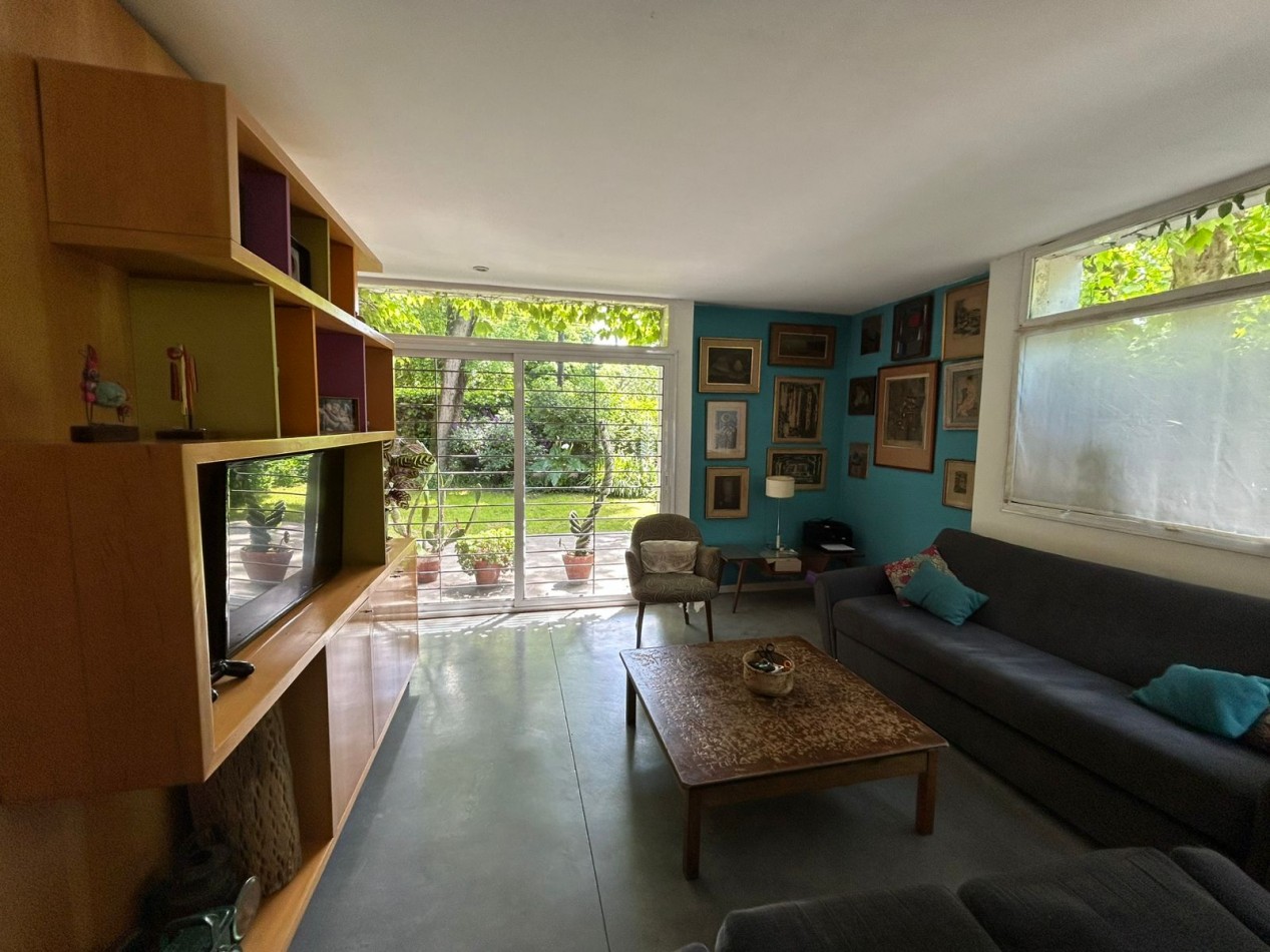 CASA EN PH TOTALMENTE INDEPENDIENTE 4 AMBIENTES CON ESCRITORIO QUINCHO CUBIERTO Y PARQUE .APTO CREDITO