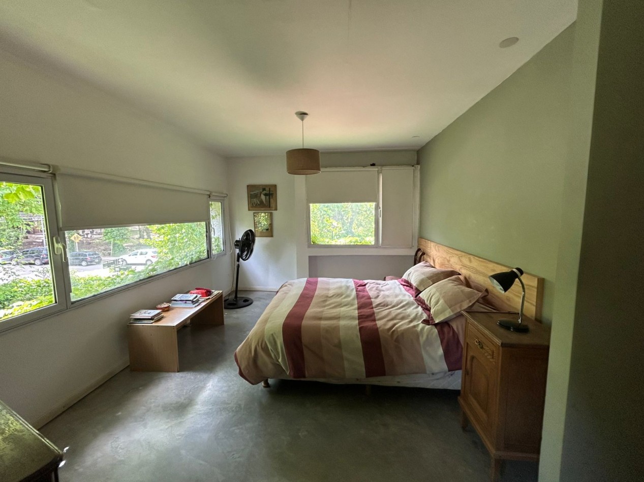 CASA EN PH TOTALMENTE INDEPENDIENTE 4 AMBIENTES CON ESCRITORIO QUINCHO CUBIERTO Y PARQUE .APTO CREDITO