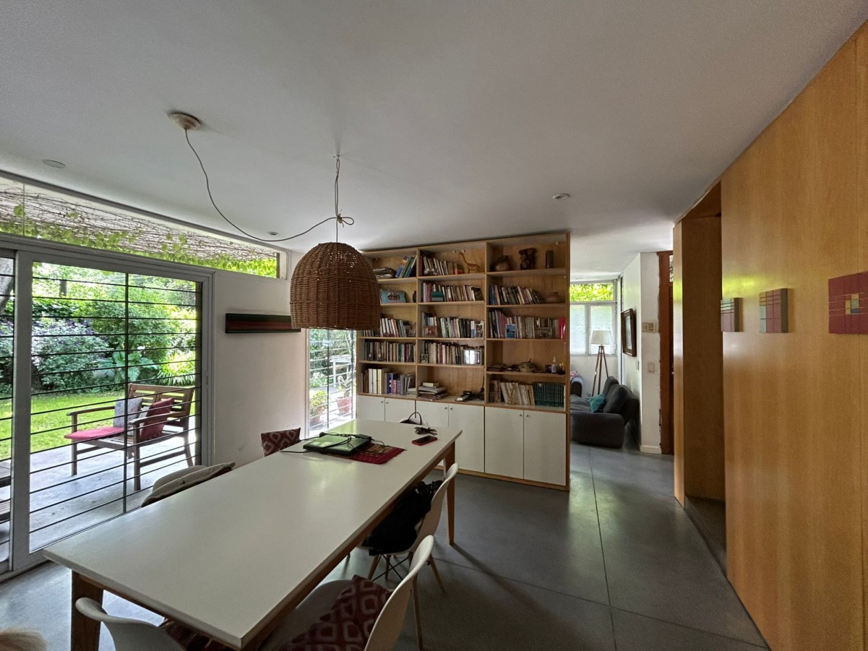 CASA EN PH TOTALMENTE INDEPENDIENTE 4 AMBIENTES CON ESCRITORIO QUINCHO CUBIERTO Y PARQUE .APTO CREDITO