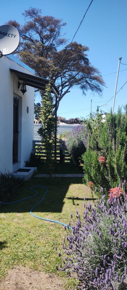 CASA DOS AMBIENTES CON PARQUE .LOS ACANTILADOS 