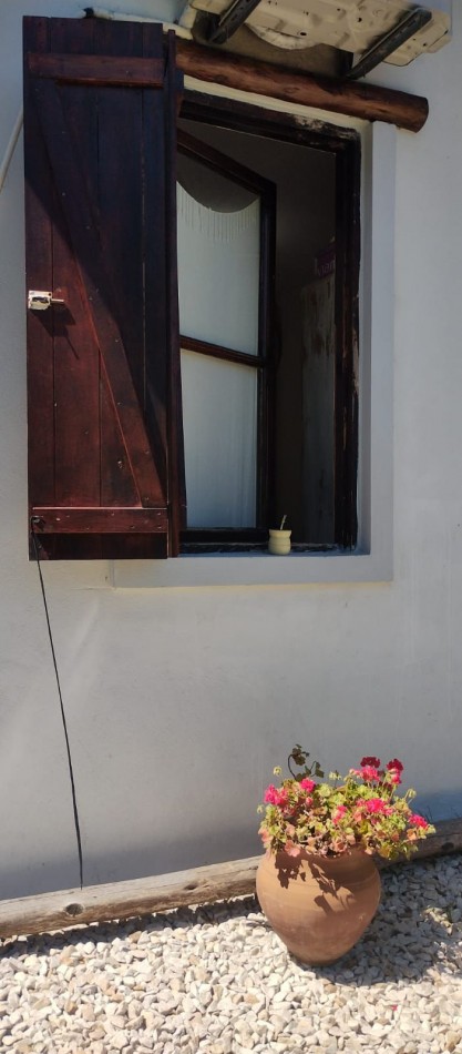 CASA DOS AMBIENTES CON PARQUE .LOS ACANTILADOS 