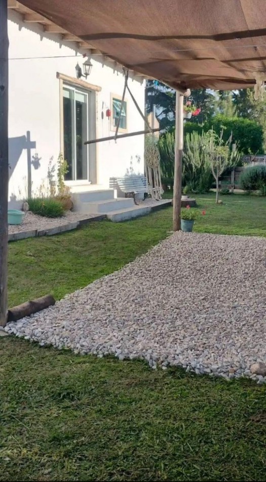 CASA DOS AMBIENTES CON PARQUE .LOS ACANTILADOS 