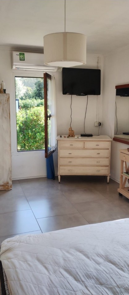 CASA DOS AMBIENTES CON PARQUE .LOS ACANTILADOS 