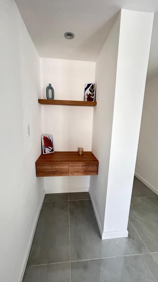 DEPARTAMENTO 3 AMBIENTES CON BALCON RECICLADO TOTALMENTE EQUIPADO.