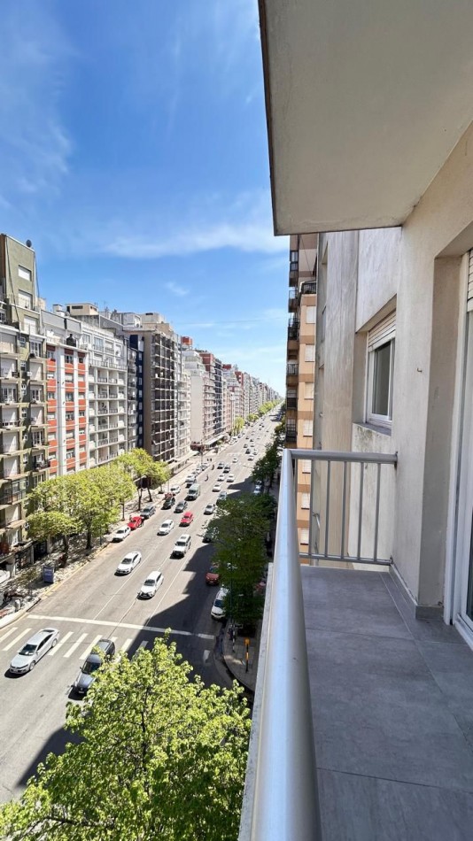 DEPARTAMENTO 3 AMBIENTES CON BALCON RECICLADO TOTALMENTE EQUIPADO.