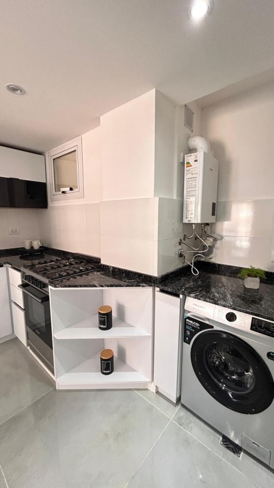 DEPARTAMENTO 3 AMBIENTES CON BALCON RECICLADO TOTALMENTE EQUIPADO.