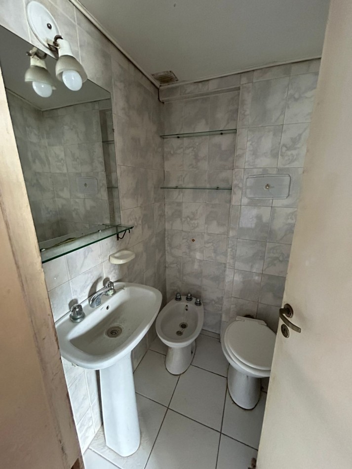 PH 3 AMBIENTES CON PATIO A RECICLAR.ZONA FACULTAD