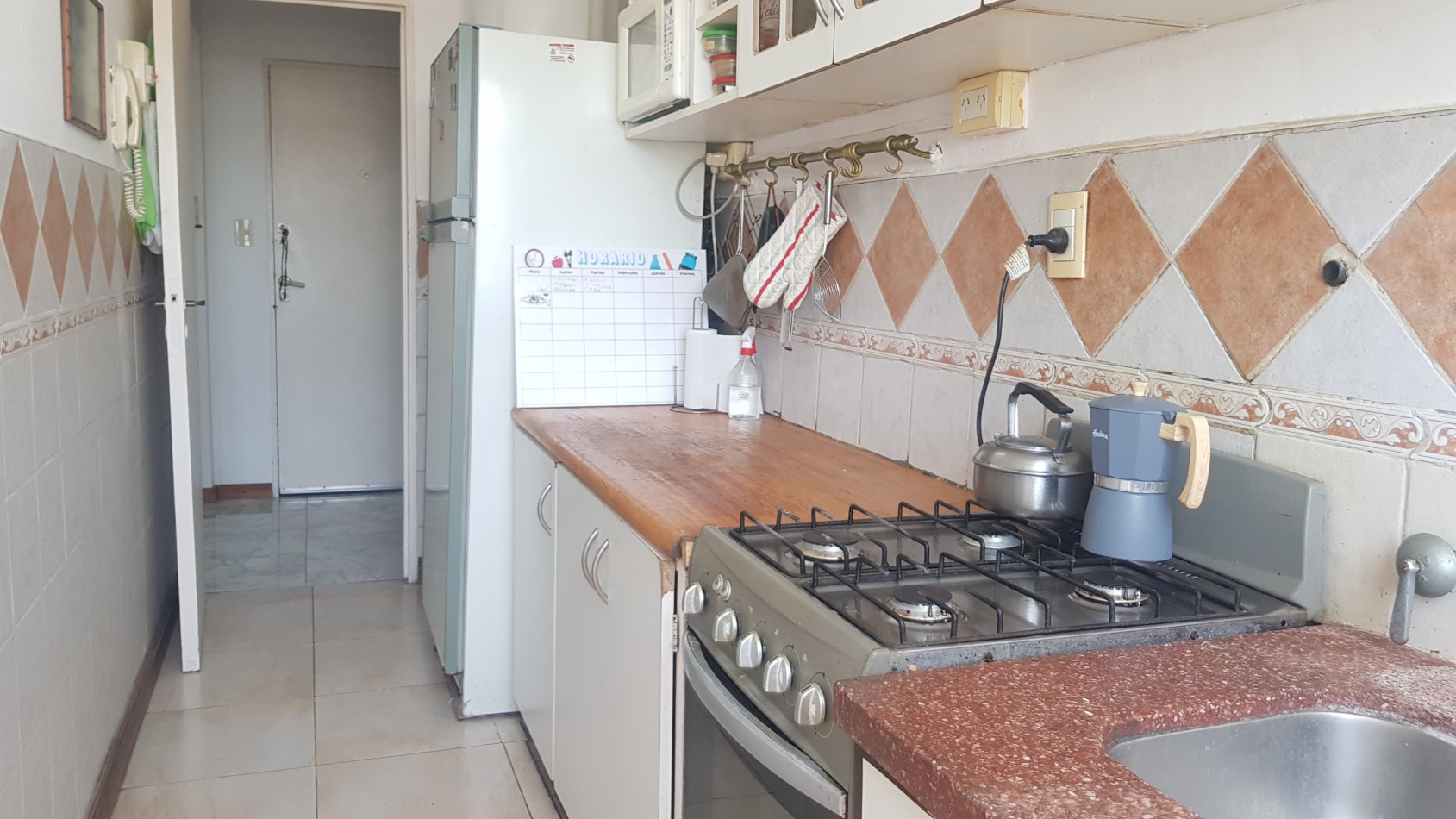 Tres ambientes con balcon saliente vista abierta