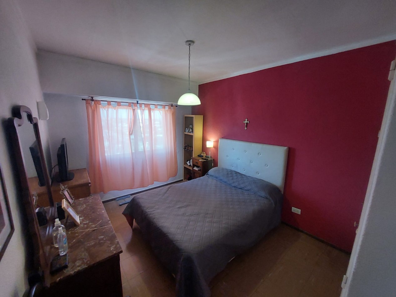 Tres ambientes con balcon saliente vista abierta