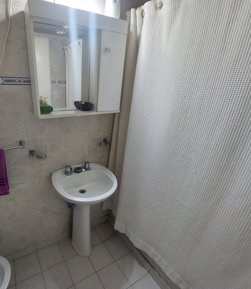 Tres ambientes con balcon saliente vista abierta