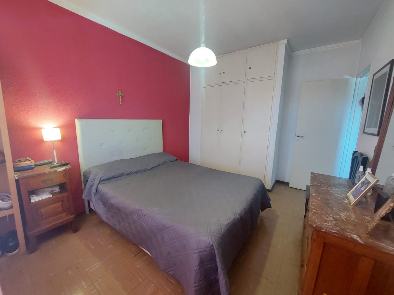 Tres ambientes con balcon saliente vista abierta