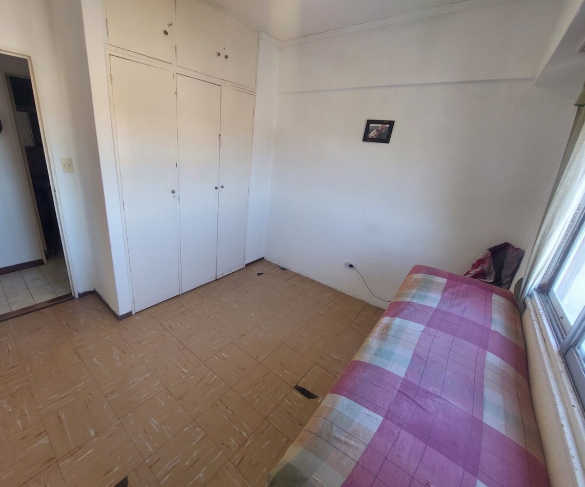 Tres ambientes con balcon saliente vista abierta