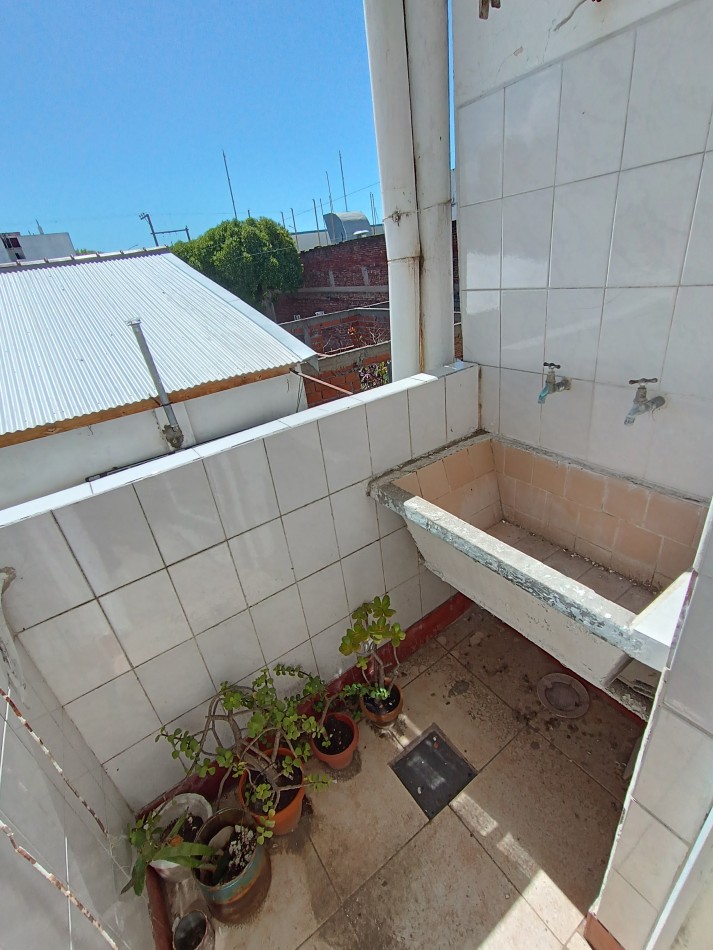 VENTA OPORTUNIDAD DEPARTAMENTO PH 3 AMBIENTES A UNA CUADRA DE LA COSTA ZONA COMERCIAL 